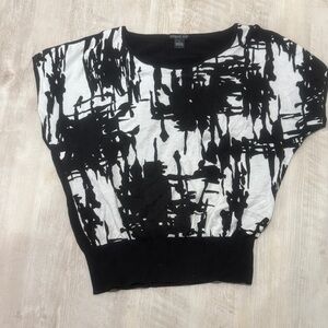 August Silk Black and White Abstract Short Sleeve Top